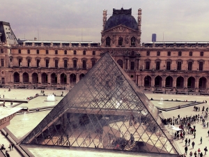 Of course, you won't be able to do justice to the Louvre in less than a day. But you could squeeze in one exhibit, and then some people-watching by the fountain.