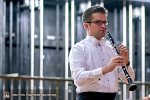 Meanwhile, principal clarinetist Yevgeniy Reznik is still practicing backstage.